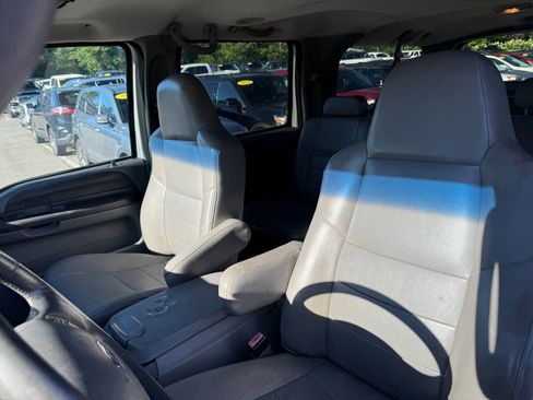 Used 2004 Ford Excursion 4WD image 24