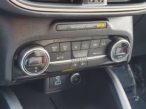 Used 2021 Ford Escape SE w/ SE Sport Appearance Package AWD/4WD image 20