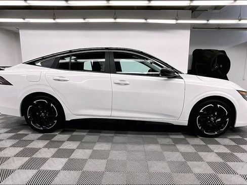 New 2026 Nissan Sentra SR w/ Floor Mat Package FWD image 20