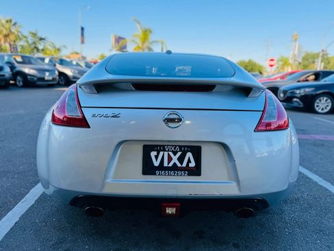 Used 2009 Nissan 370Z Touring w/ Sport Pkg RWD image 6