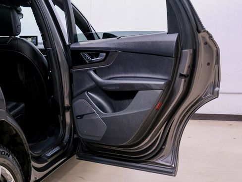 Used 2018 Audi Q7 3.0T Prestige w/ Prestige Package image 57