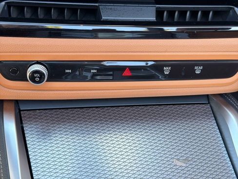 Used 2025 BMW M440i Convertible w/ Premium Package RWD image 16