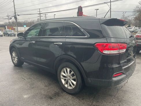 Used 2016 Kia Sorento LX image 8