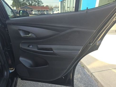Used 2025 Buick Envista Sport Touring FWD image 39