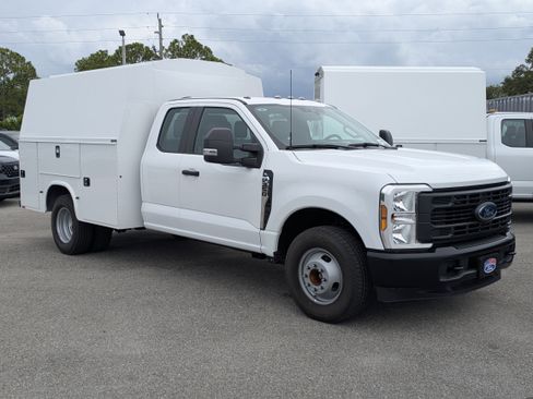 New 2024 Ford F350 XL image 5