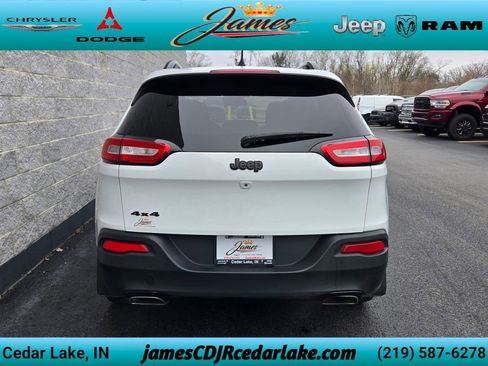 Used 2017 Jeep Cherokee Sport AWD/4WD image 4