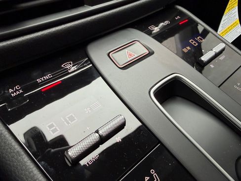 New 2026 Porsche Macan GTS image 32