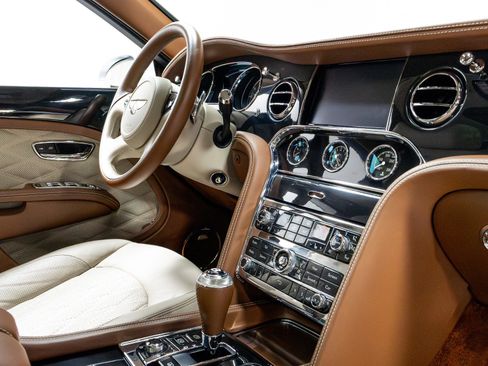 Used 2017 Bentley Mulsanne Speed RWD image 28