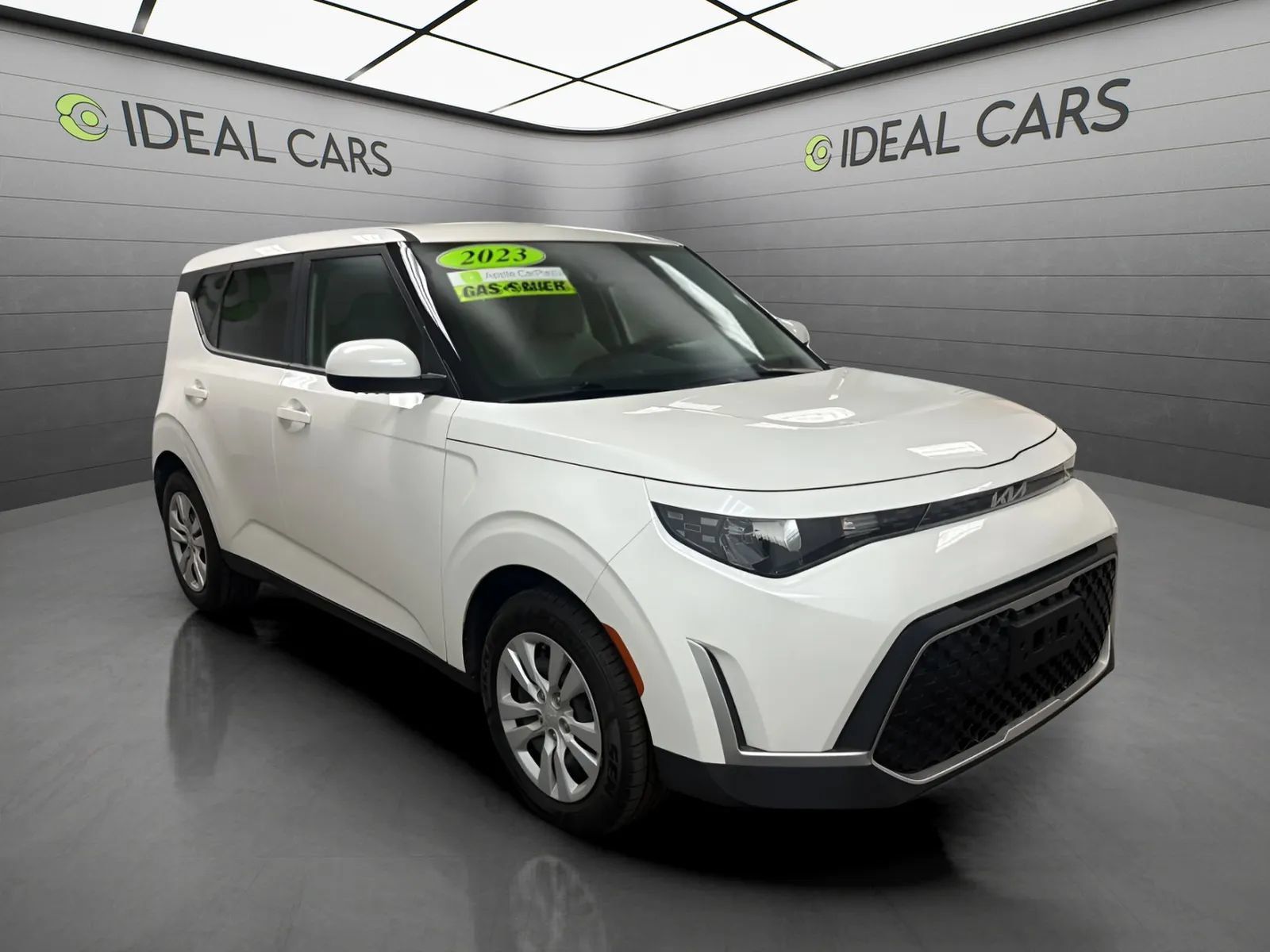 Used 2023 Kia Soul LX FWD image 3