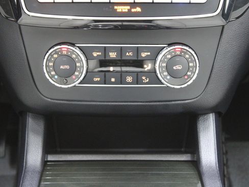 Used 2018 Mercedes-Benz GLE 350 4MATIC image 34