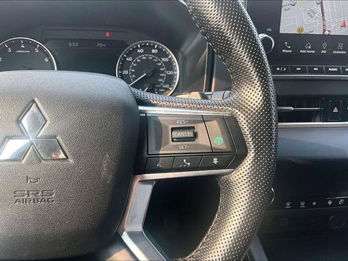 Used 2024 Mitsubishi Outlander SE AWD/4WD image 19