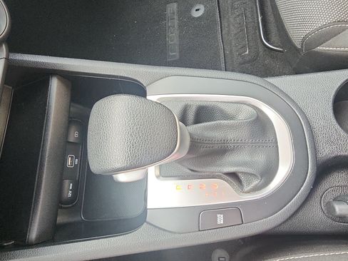 Used 2024 Kia Forte LXS w/ LXS Technology Package FWD image 19