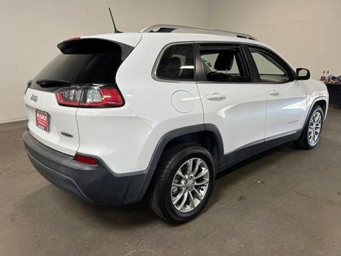 Used 2019 Jeep Cherokee Latitude Plus FWD image 3