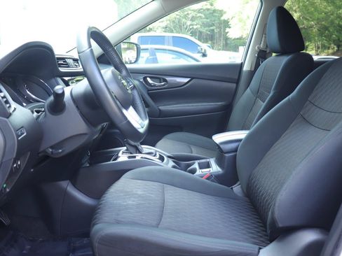 Used 2018 Nissan Rogue SV FWD image 10