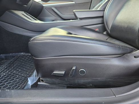 Used 2021 Tesla Model 3 Standard Range Plus image 22