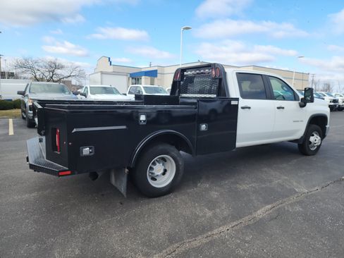 Used 2024 Chevrolet Silverado 3500 W/T w/ WT Convenience Package image 3