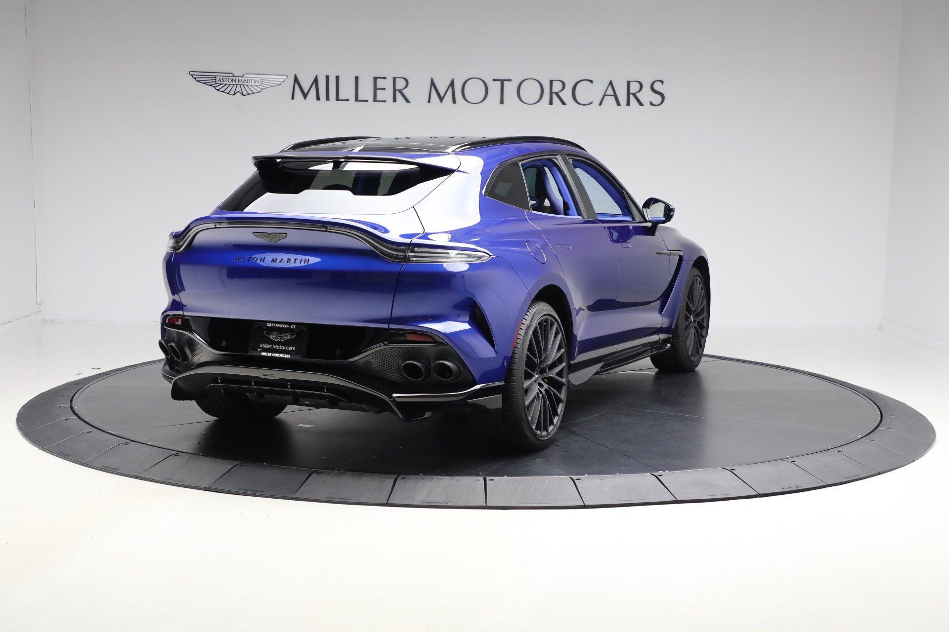 Used 2024 Aston Martin DBX 707 AWD/4WD image 7
