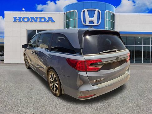 Used 2024 Honda Odyssey Touring image 3