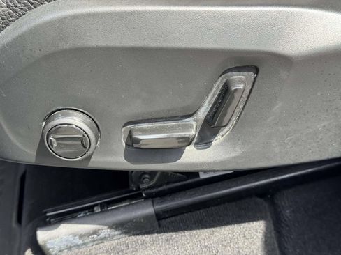 Certified 2023 Volvo XC60 B5 Plus AWD/4WD image 20