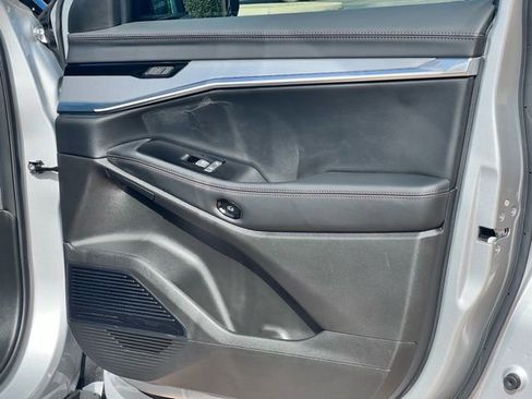 Used 2024 Jeep Wagoneer Launch Edition image 45