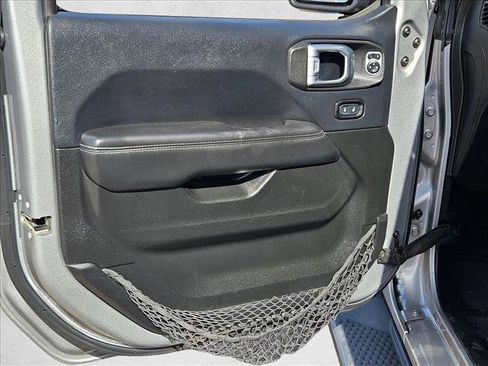 Used 2019 Jeep Wrangler Unlimited Sahara AWD/4WD image 10