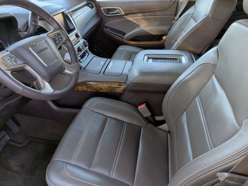 Used 2015 GMC Yukon Denali w/ Premium Package image 26