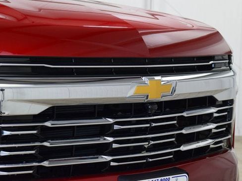 New 2025 Chevrolet Suburban Premier image 11