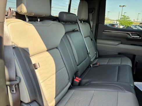 Used 2023 Chevrolet Silverado 1500 ZR2 w/ Technology Package AWD/4WD image 20