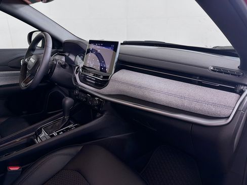 Used 2024 Jeep Compass Latitude w/ Convenience Group image 29