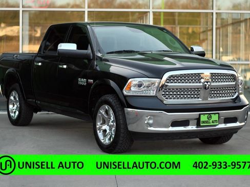 Used 2018 RAM 1500 Laramie AWD/4WD image 1