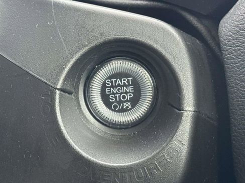 Used 2023 Jeep Renegade Latitude image 9