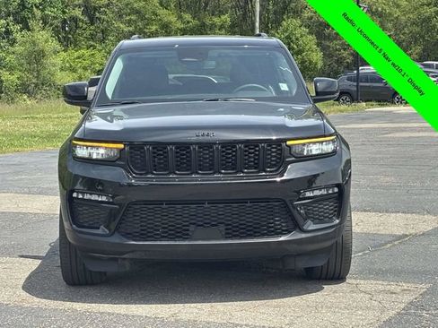 Used 2023 Jeep Grand Cherokee Limited w/ Black Appearance Package AWD/4WD image 30
