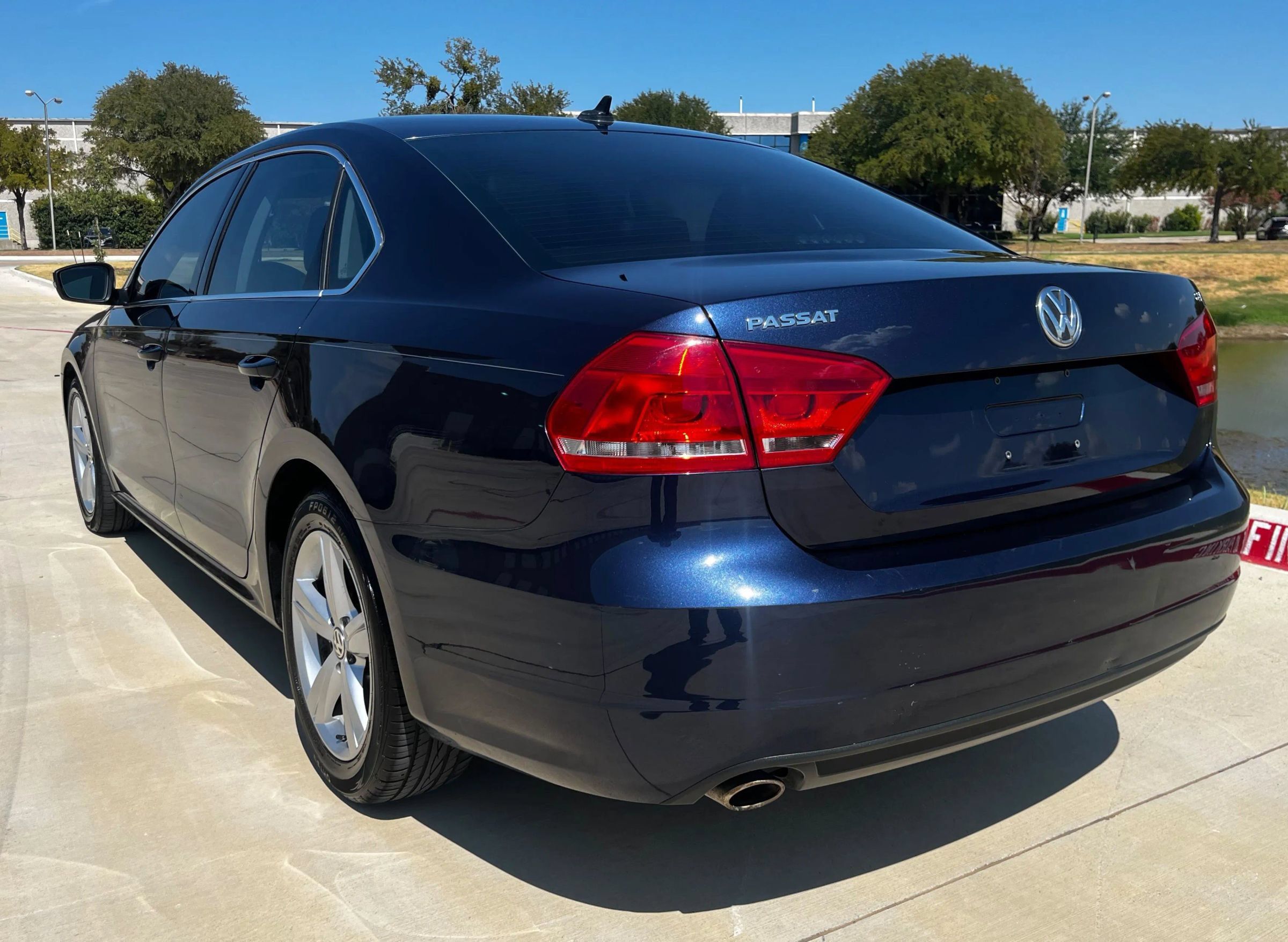Used 2013 Volkswagen Passat 2.5 SE FWD image 6