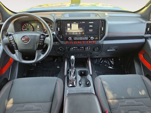 Used 2025 Nissan Frontier PRO-4X AWD/4WD image 10