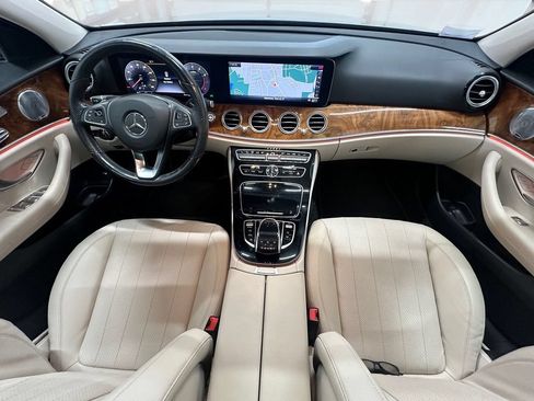 Used 2018 Mercedes-Benz E 300 4MATIC image 19