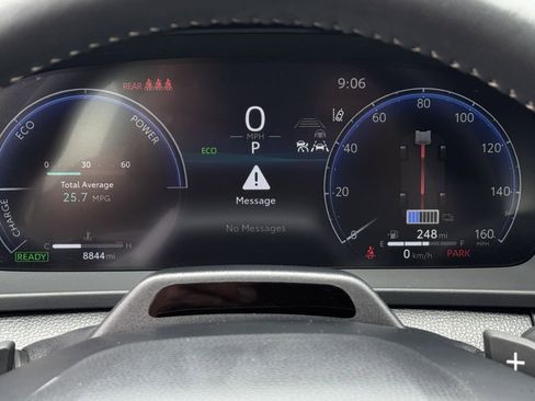 Used 2025 Toyota Crown Signia w/ Advanced Technology Package image 17