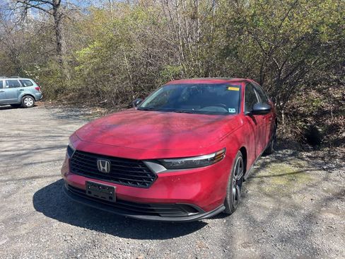 Used 2023 Honda Accord Sport image 9