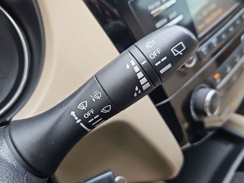 Used 2017 Nissan Rogue S AWD/4WD image 25