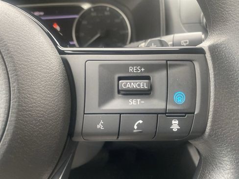 Used 2023 Nissan Rogue SV image 17