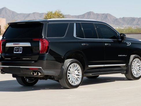 Used 2024 GMC Yukon Denali AWD/4WD image 9
