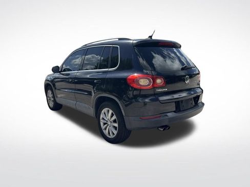 Used 2011 Volkswagen Tiguan 2WD image 6