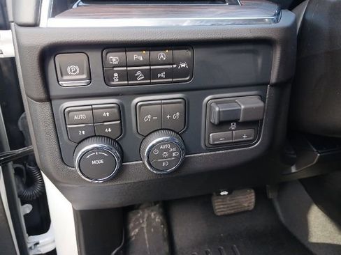 Used 2025 Chevrolet Tahoe Z71 w/ Comfort Package AWD/4WD image 58