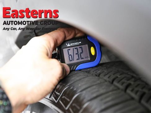 Used 2022 Volkswagen Tiguan S image 28