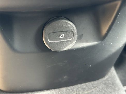 Used 2024 Volvo XC90 B6 Ultimate w/ Lounge Package image 27