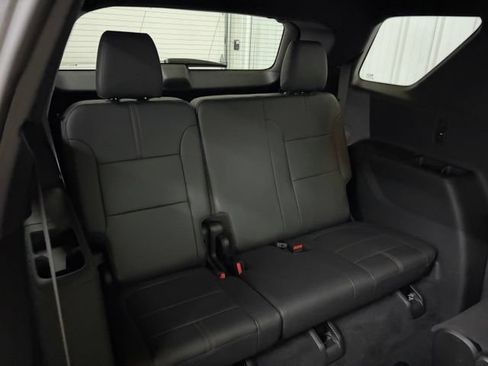 Used 2022 Chevrolet Traverse RS AWD/4WD image 17