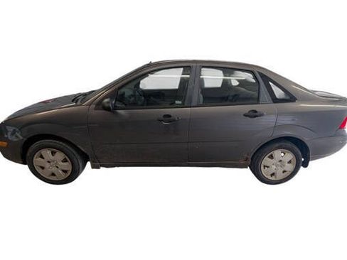 Used 2007 Ford Focus S FWD image 2