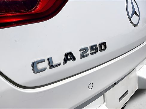 Used 2022 Mercedes-Benz CLA 250 image 31