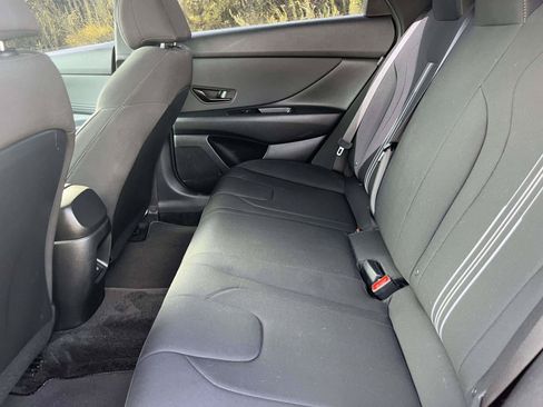 Certified 2025 Hyundai Elantra Sport FWD image 9
