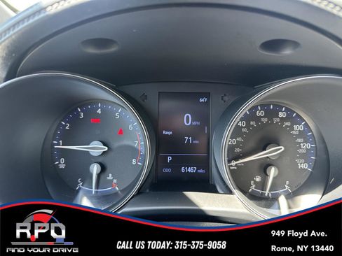 Used 2019 Toyota C-HR XLE FWD image 17