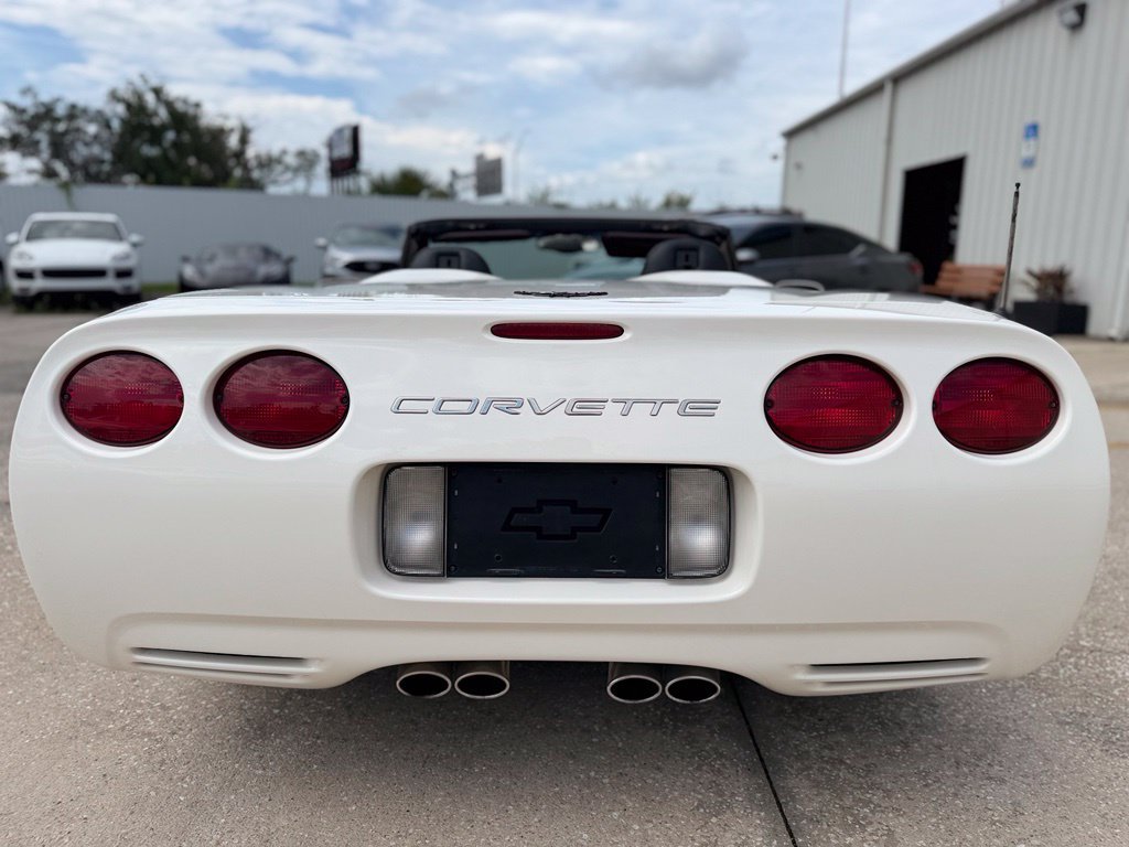 Used 2001 Chevrolet Corvette Convertible w/ Preferred Equipment Group2 RWD image 17